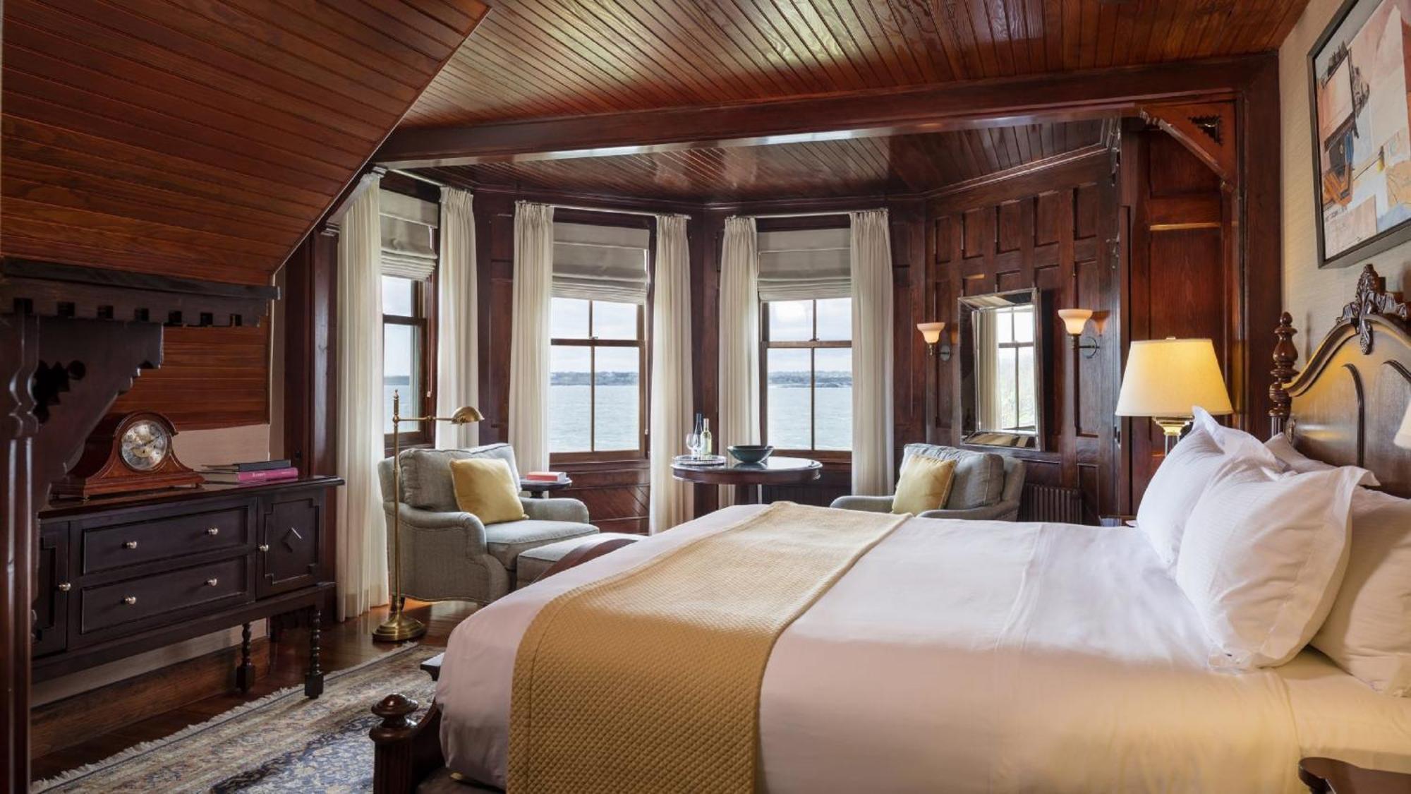 Deluxe King Suite,796158219:JPEG